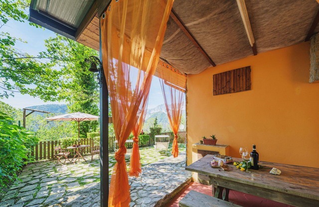 Wonderful private villa for 4 people with WIFI, TV, patio, pets allowed and parking