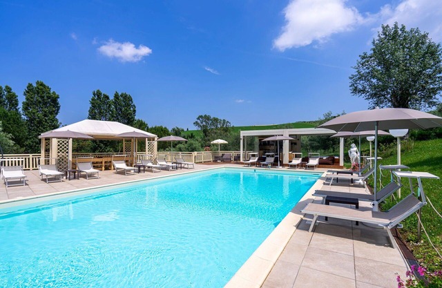 Wonderful private villa with sauna, WIFI, private pool, hot tub, A/C, TV, patio and panoramic view