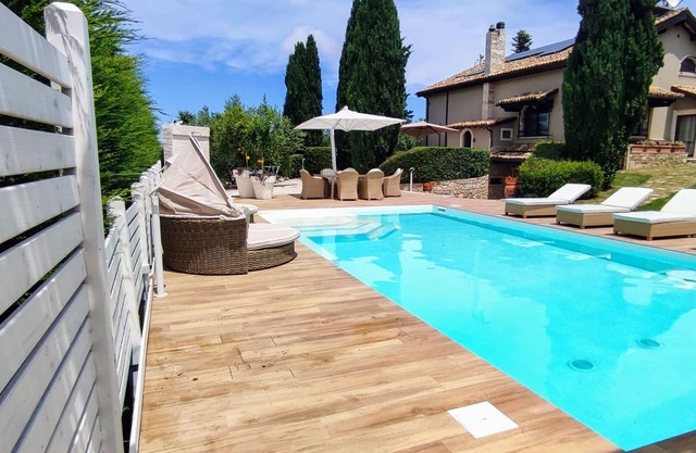 Wonderful private villa for 10 people with A/C, private pool, WIFI, TV and panoramic view