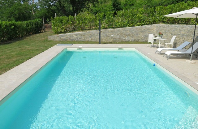 Wonderful private villa for 8 people with private pool, WIFI, TV, patio and pets allowed