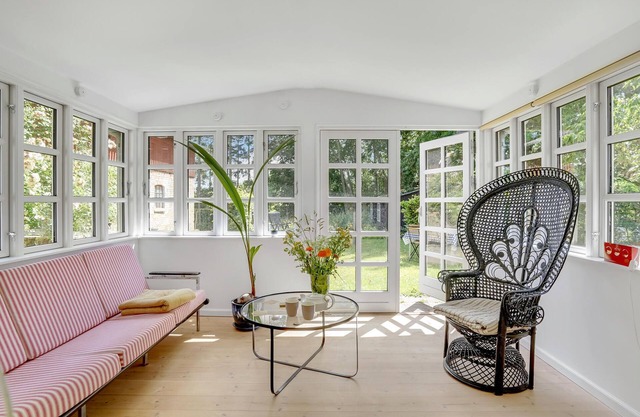 Wonderful vacation home with huge natural plot in idyllic location.