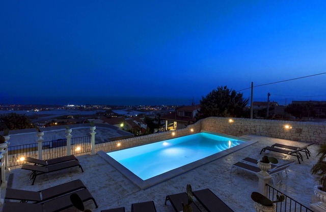 Wonderful Villa with Swimming Pool and Unforgettable Sea View