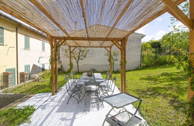 Wonderful villa for 12 guests with A/C, WIFI, TV, terrace and pets allowed