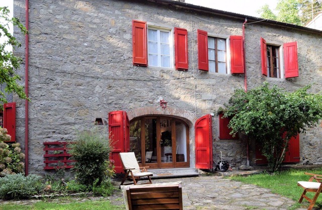 Wonderful villa for 6 guests with TV, pets allowed and parking