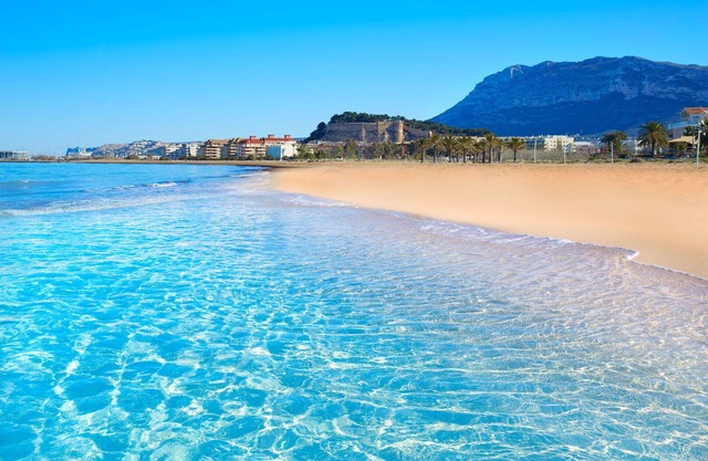 Wonderful villa for 6 people with A/C, WIFI, pool, TV and patio