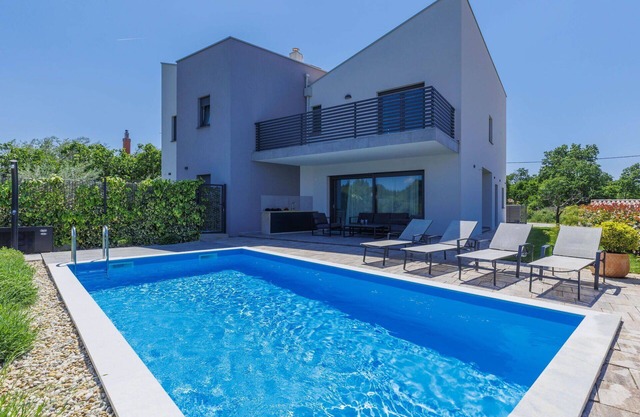 Wonderful villa for 6 people with private pool, WIFI, A/C, TV, terrace and pets allowed