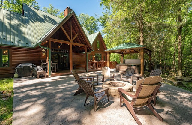Wooded Tranquil Retreat w/Hot Tub & Fireplace