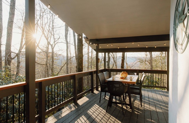 Wooded Wanderlust Cabin | Chic & Cozy Retreat | Pets OK