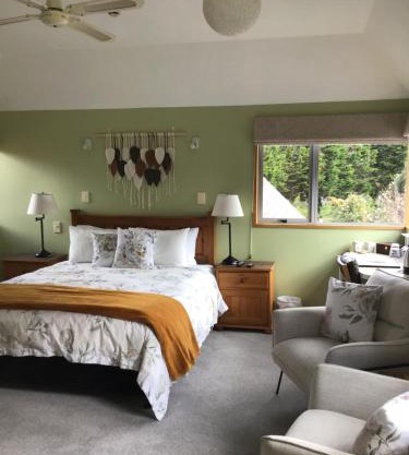 Woodland Glen Lodge B&B
