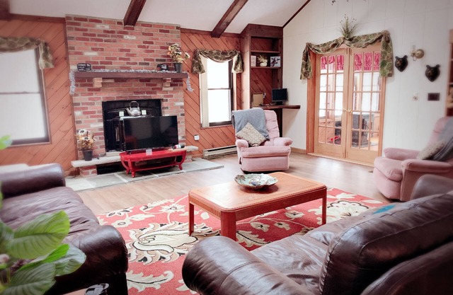 Woodland Retreat-Cozy 3000 SqFt Chalet