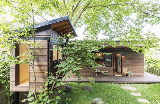 Woodsy minimal backyard micro home Close in NE Portland with lux detailing