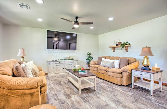 Woodward Home Near Crystal Beach Water Park!