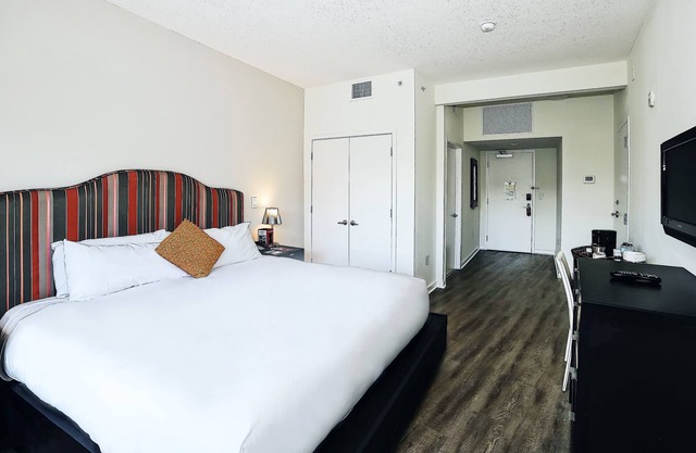 WORK-FROM-MELIA 2-BEDROOM APT. NEAR DISNEY