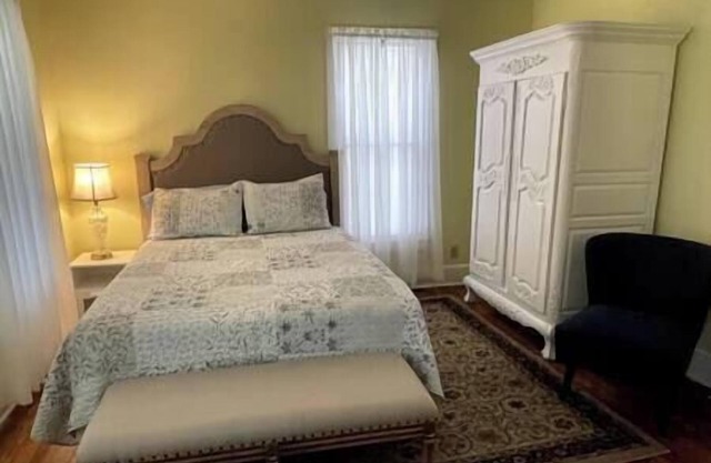 WOW! Near MGP; Benedictine <2 miles. 3br 1.5 BA