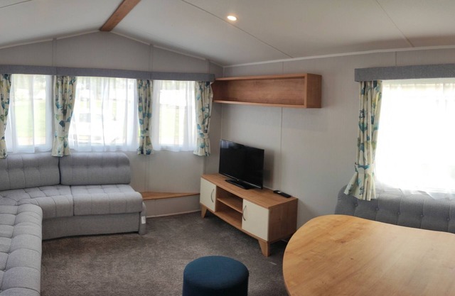 Wren - 4 Berth Caravan at Copthorne Caravans
