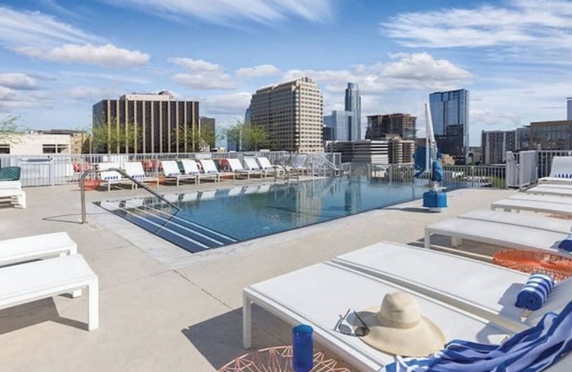 Wyndham Austin Luxurious 2 Bedroom with Kitchen