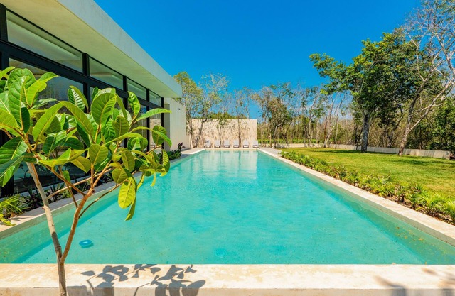 Xpu-Ha Beach Residential Resort Villa with pool, gym, tennis courts