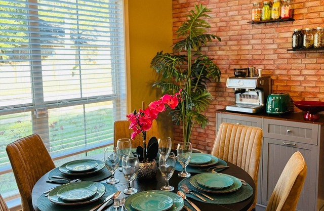 Xquisite Nook, the ideal getaway in Daphne, AL!