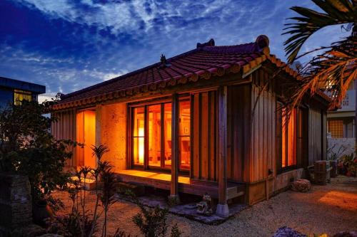 YACHIMUN Terrace ～シーサーが見守る小さな漁村の宿 ～