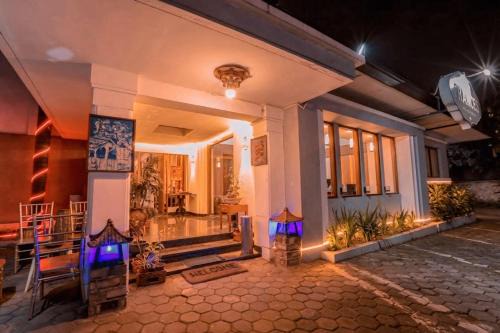 yaemal frances hotel