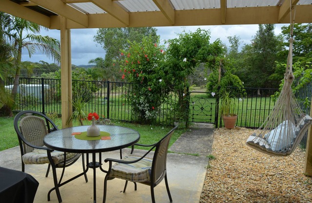 Yarramin Park Farmstay - Pet Friendly, Couples Retreat. Fire pit.