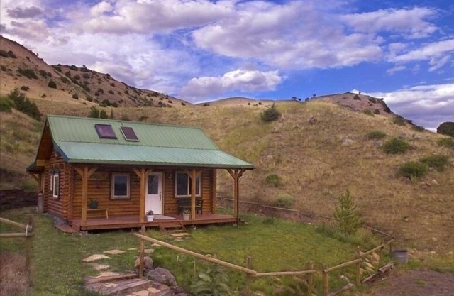 Yellowstone Montana Cabin Retreat Beauty of Paradise Valley!
