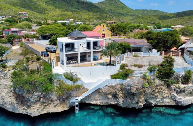 Yemaya Villa Curaçao @Lagun -Oceanfront-pool-Wifi + With Private access to sea!