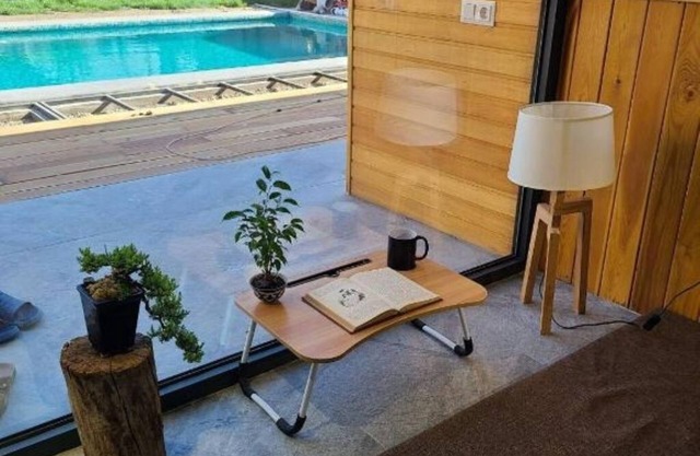 YO Guesthouse : Twin Room with Pool View
