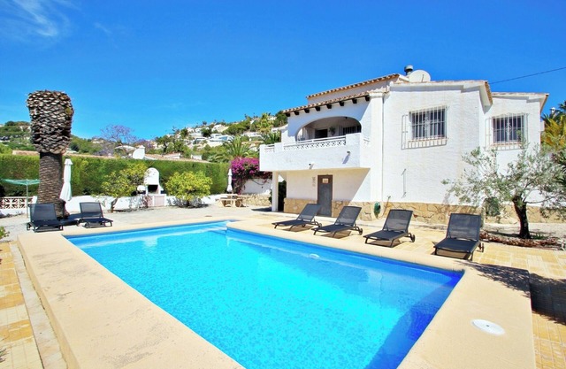 Yojo - holiday villa with pri. pool and panoramic views in Moraira