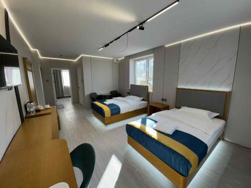 Yol Hotel
