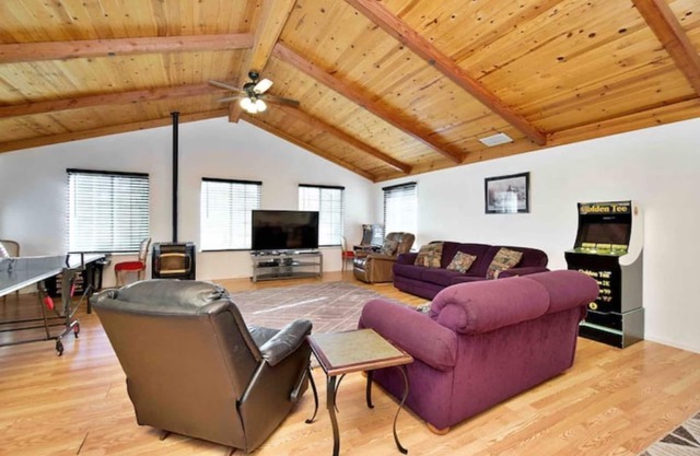 Yosemite Lakes 7-BR 10-Bed Ping Pong, Great Games!Family getaways!