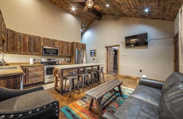 Your Basecamp to Glacier Park – 2BR/1BA Condo- Perfect Location- Sleeps 6-#2