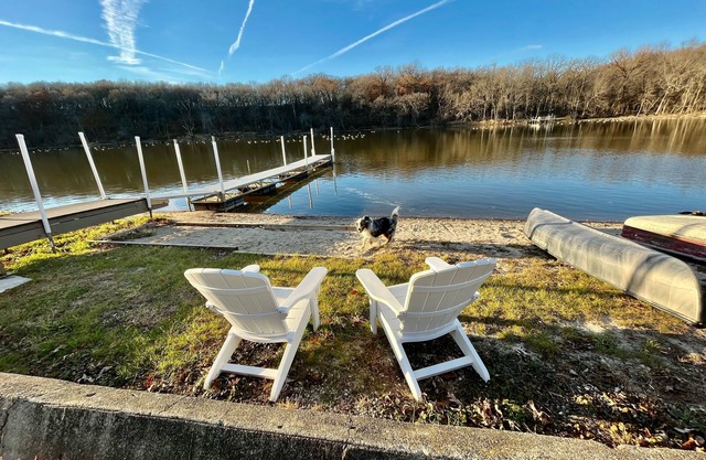 YOUR DREAM GETAWAY 220’ WATERFRONT BEACH HOUSE ROCK RIVER WI FP POOL PIER KAYAKS