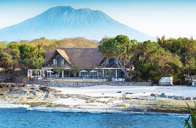 Your Family will love the Exclusive Balinese Service at Your Private Villa in Nusa Lembongan