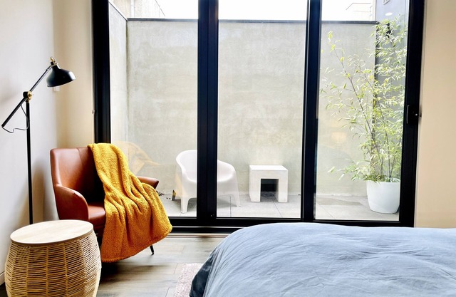 Your home away from home in South Melbourne (with garaged parking)