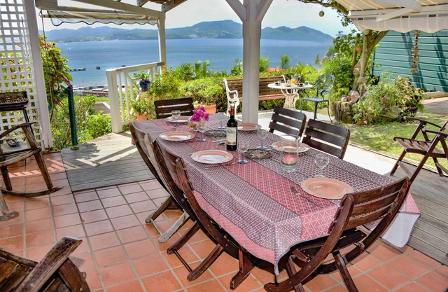 Your lodging with a view of the bay in Fort de France
