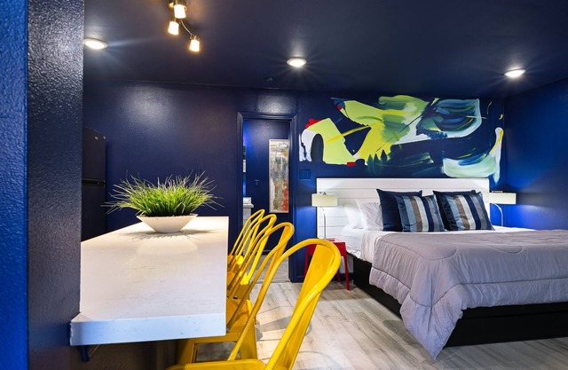 Your Montrose Studios! Sleeps 50/25BR/25BA/25PA
