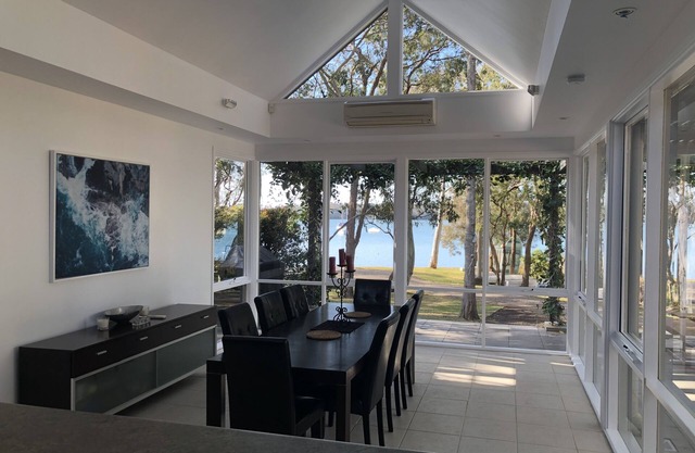 Your waterfront home away from home (Pet Friendly)