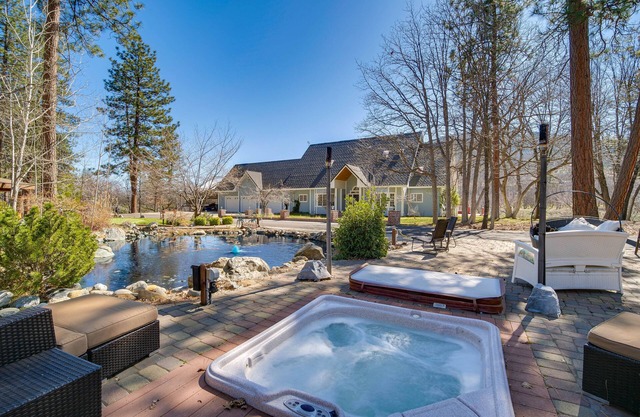 Yreka Home w/Outdoor Oasis on 20 Wooded Acres!