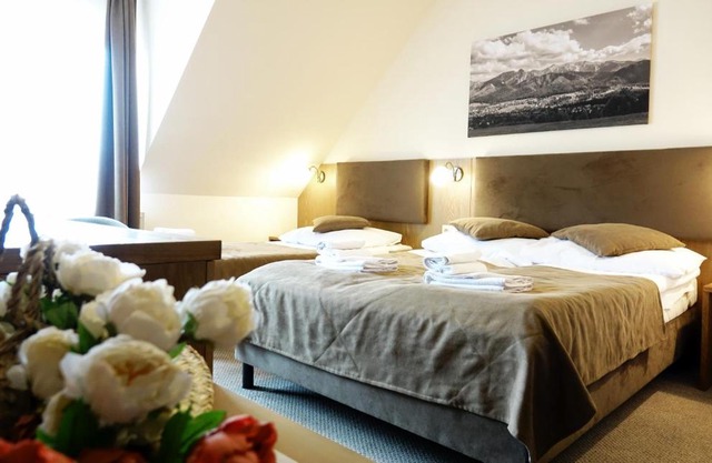 ZAJAZD BIAŁCZAŃSKI Dom Wypoczynkowy Restauracja przy pobycie 3 nocy wstep do Term Bania 3 g gratis tylko do 30 Października