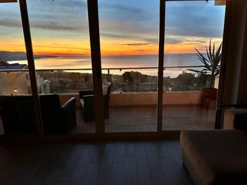 ZAMBRONE VILLAGE Loris