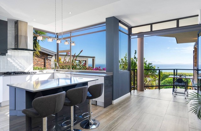 Zaria Sun Family - Three Bedroom Apartment, Sleeps 6