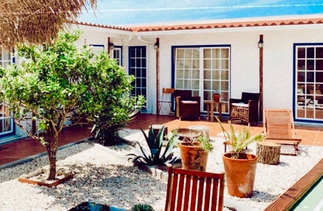 ZaZa's (2 bedroom) Family Apartment (max 5 people)