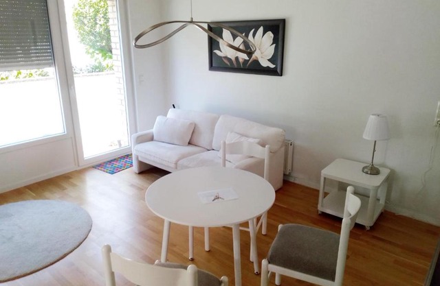 Zentrale ruhige Lage mit Parkplatz und Terrasse