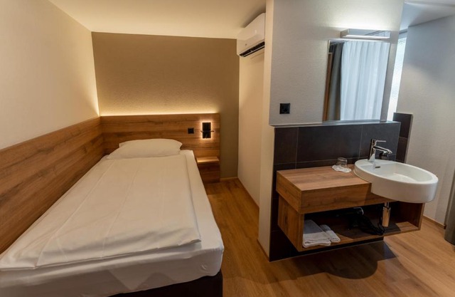 ZIEGELHÜSI Hotel - Self CheckIn, Stettlen bei Bern
