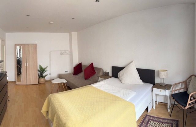 Zimmer mit Balkon-stadtmitte-nahe Hauptbahnhof