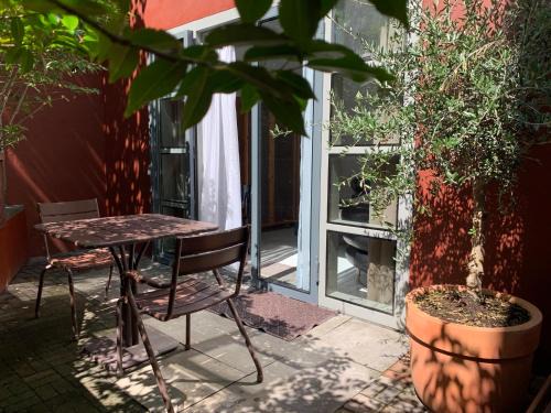 Zocher6 BnB a monumental town house in the city center