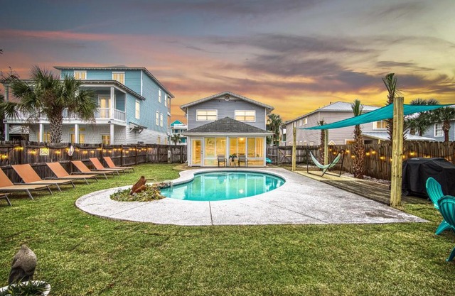 Zula Dreams Beach House, 1min Walk To The Beach, Sleeps 16, Private Heated Pool, Pets Welcome, Fenced Yard