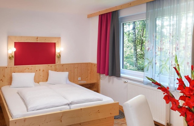 Zweibettzimmer, Bad, WC - Pension Fischinger