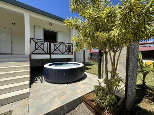 Petite-ÃŽle House | Étoile de la Plaine, jolie maison avec jacuzzi pour 4 personnes